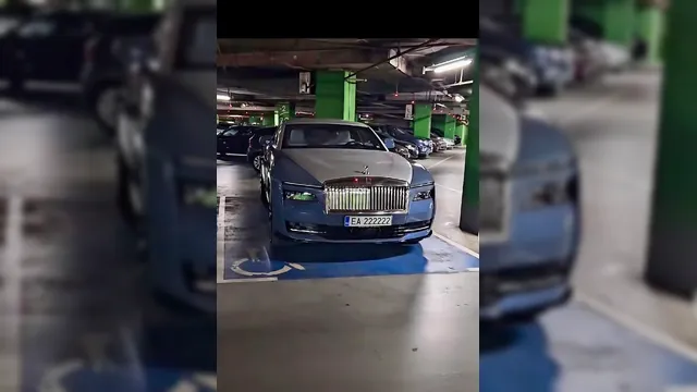 Rolls-Royce на място за инвалиди