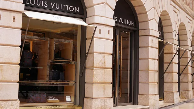 Най-богатият милиардер в ЕС през 2025 г. е собственикът на Louis Vuitton