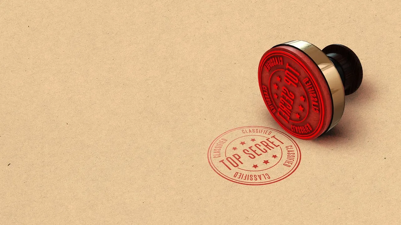 Тръмп отнема допуски за секретна информация