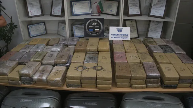 Контрабандисти от Западните Балкани тласкат Западна Африка по-дълбоко в търговията с кокаин