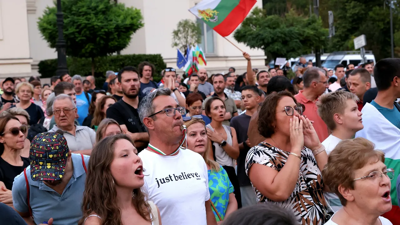 Протест срещу властта затвори бул. "Цар Освободител"