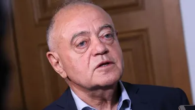 Ген. Атанас Атанасов: Има два паралелни центъра на власт в страната