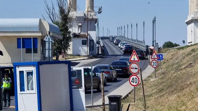 Интензивен трафик на всички гранични преходи с Румъния
