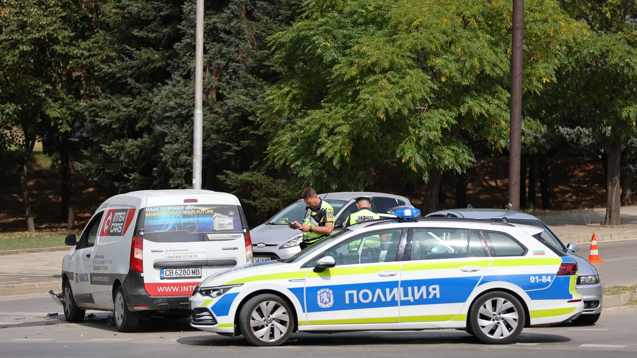 Двама души са загинали, а 30 са ранени при катастрофи през последното денонощие