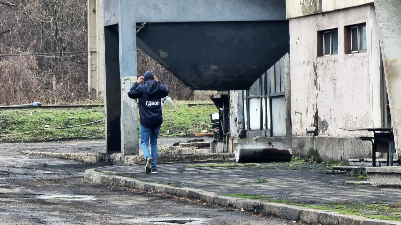 ГДБОП разби ОПГ, задържа 13 души