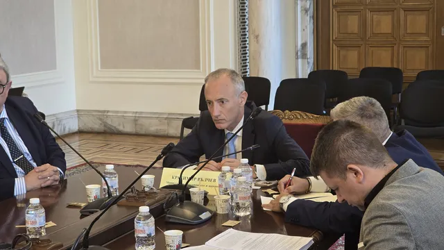 Външното оценяване ще иска учениците да знаят що е "ват, киловатчас, волт"