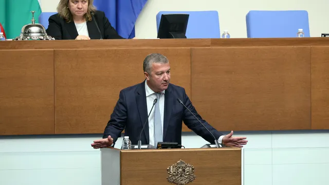 От БСП защитиха Митов, нямало нужда от оставка