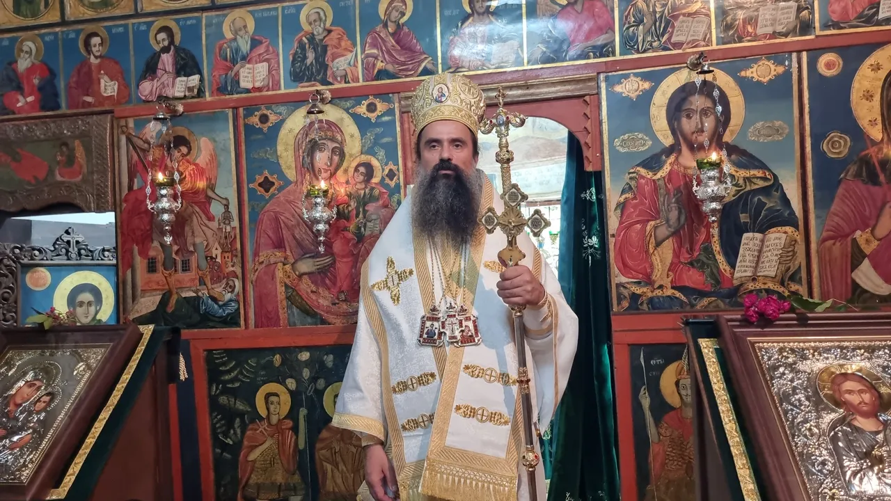 Патриарх Даниил ще освети възстановените паметни плочи в „Св. Александър Невски“