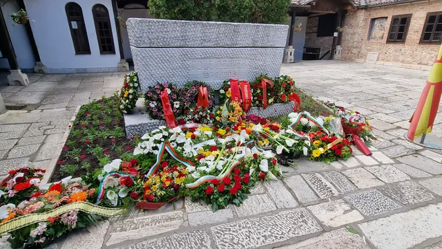 Македонският влак към ЕС – затънал в калта на „Сръбския свят“