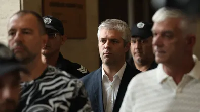 Кметът на Варна на влизане в съдебната зала: Благодаря на всички за подкрепата