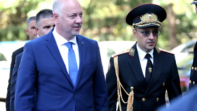 Желязков за вота на недоверие: Правителството и опонентите му живеят в паралелни реалности и вселени