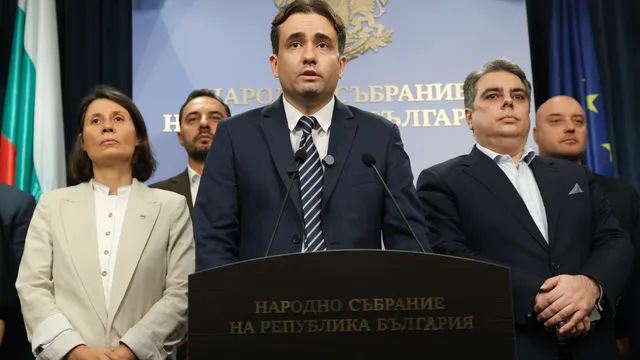 Пети опит: внесоха вота на недоверие към кабинета