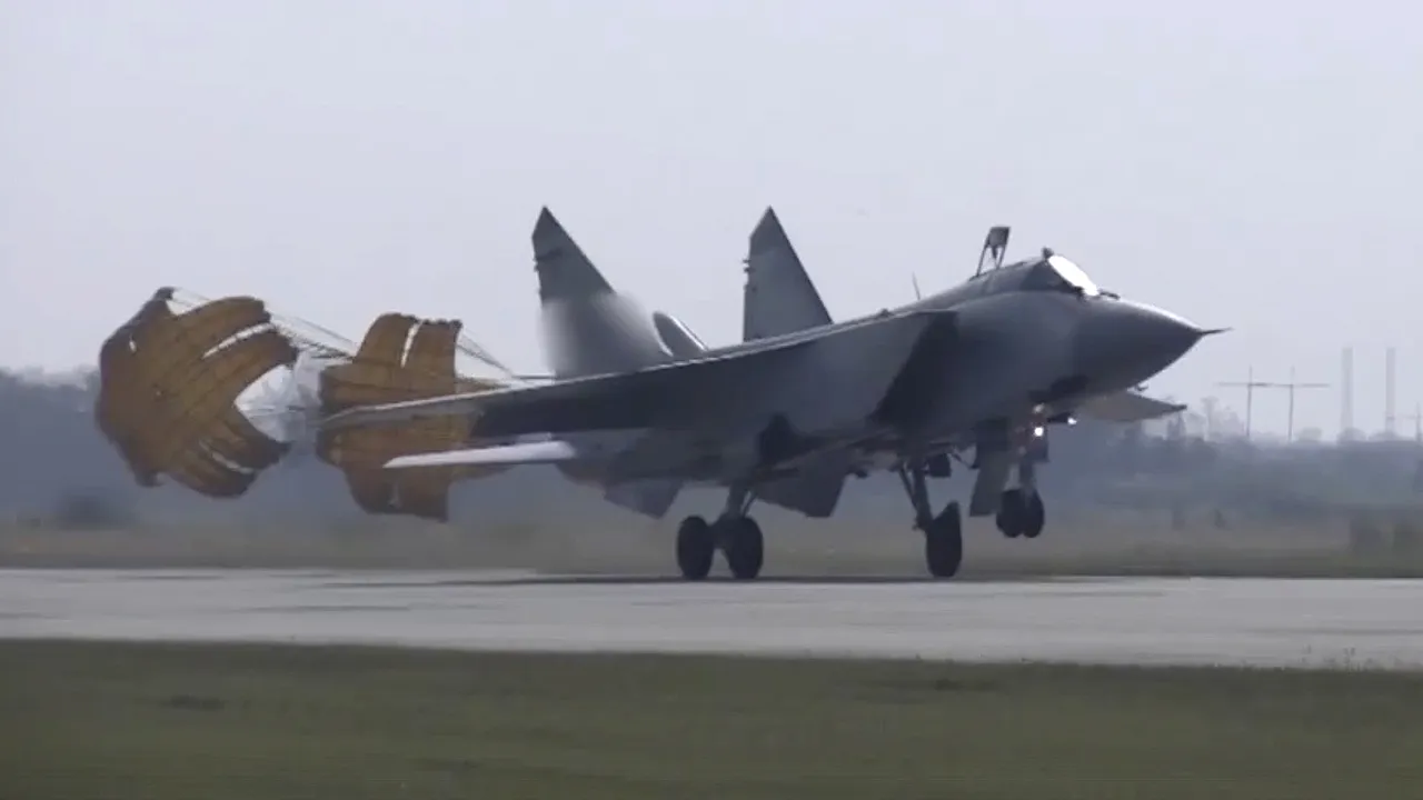 Руски самолети МиГ-31 са прелетели над Баренцово море