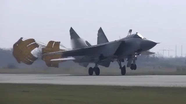 Руски самолети МиГ-31 са прелетели над Баренцово море