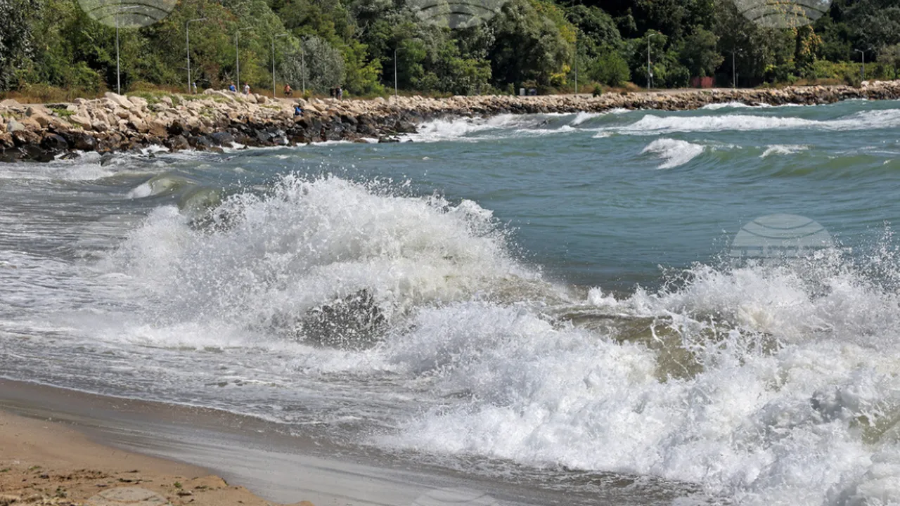 Българските ВМС унищожиха повреден дрон в Черно море