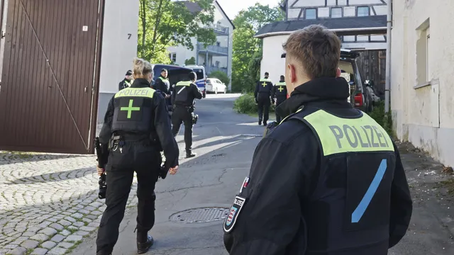 Арести при операция срещу крайнодесни в Германия