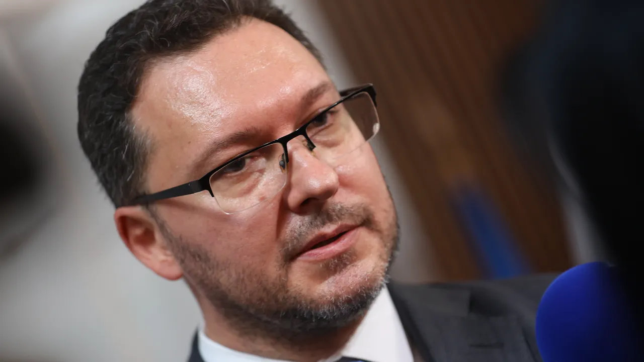 Митов: Вотът на недоверие е превърнат в „попара от слухове и доноси“