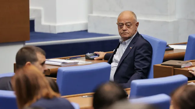 Атанасов (ПП-ДБ): Блокадата показва кой управлява