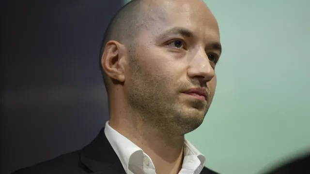 Димитър Ганев пред ТАРАЛЕЖ: Радев е влязъл в ролята на опозиционен център на управлението