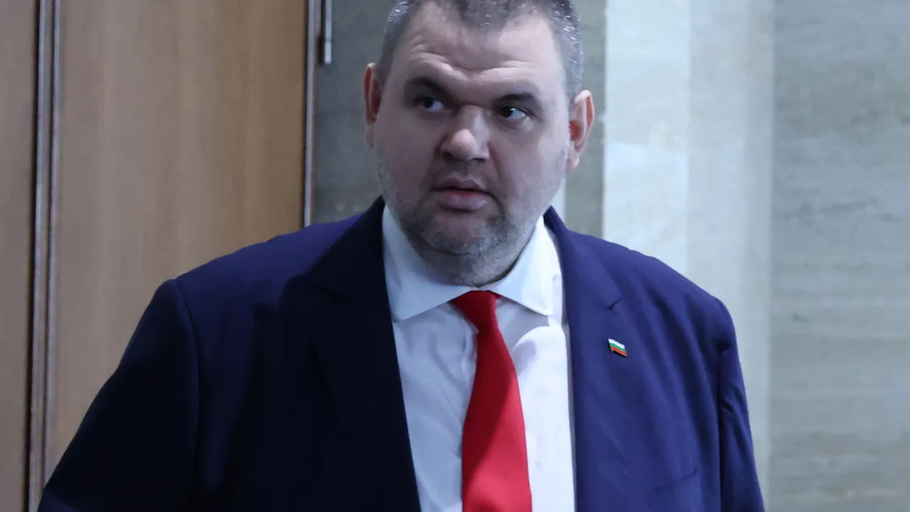 Делян Пеевски с остро писмо до премиера заради кризата с водата