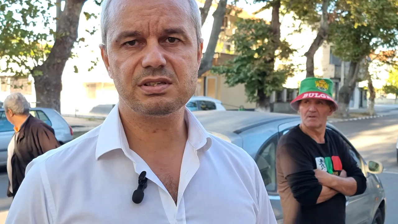 Костадин Костадинов не се притеснява от партия на Румен Радев