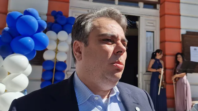 Асен Василев: За клеветите на Пеевски ще търся правата си в съда