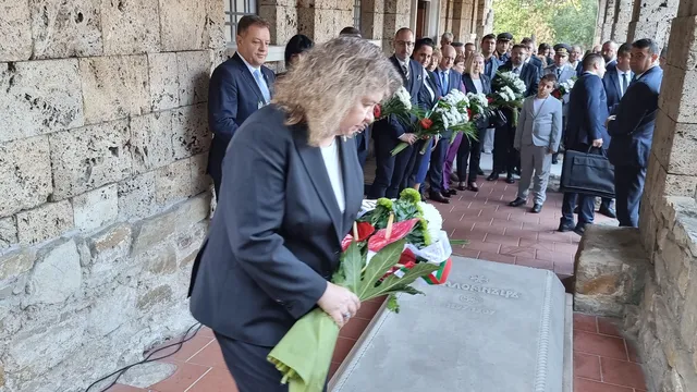 Честито царство! Така са се поздравявали българите преди 117 г., припомни Киселова