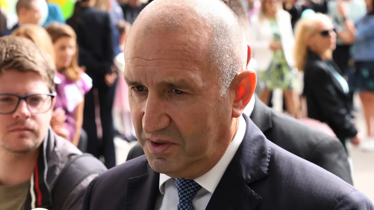 Президентът: Опасно е да очакваме друг да решава проблемите ни