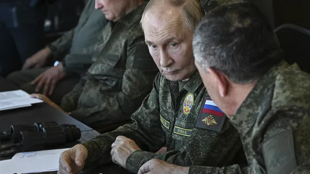 Удължаване на договор за ядрените оръжия предложи Путин на Тръмп