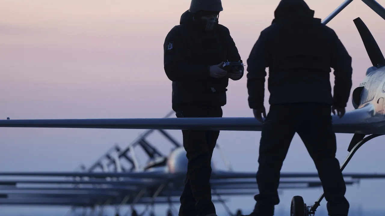 Украински дронове удариха завод на „Газпром“ в Башкортостан