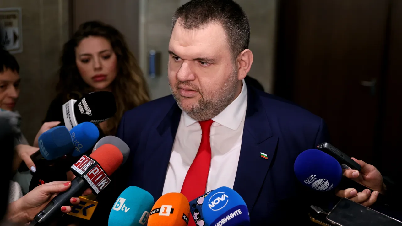 Делян Пеевски: Решението на Терзиев за поскъпване на паркирането е скандално