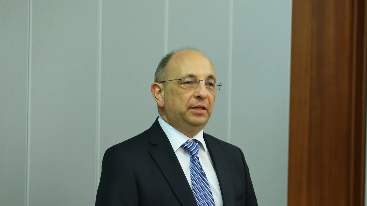 Николай Василев: Вторият стълб е нужен, проблемът са разходите и шмекериите в бюджета