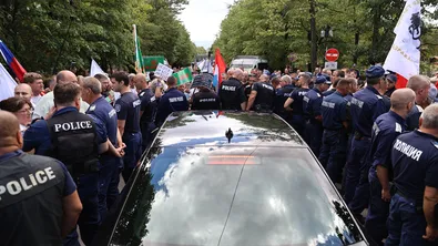 Защо заводът за барут трябва да взема заем, запита Стефан Янев