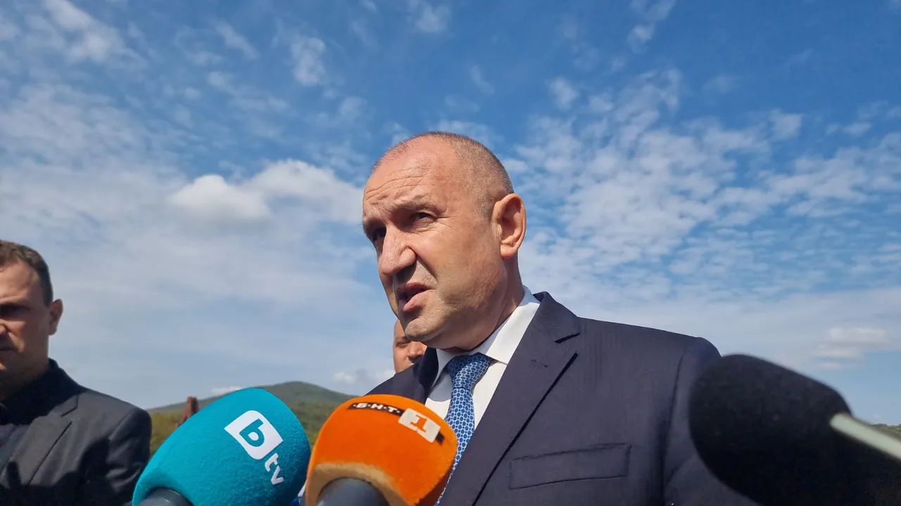 Президентът Радев: Важно е да изградим стена срещу покварата във властта