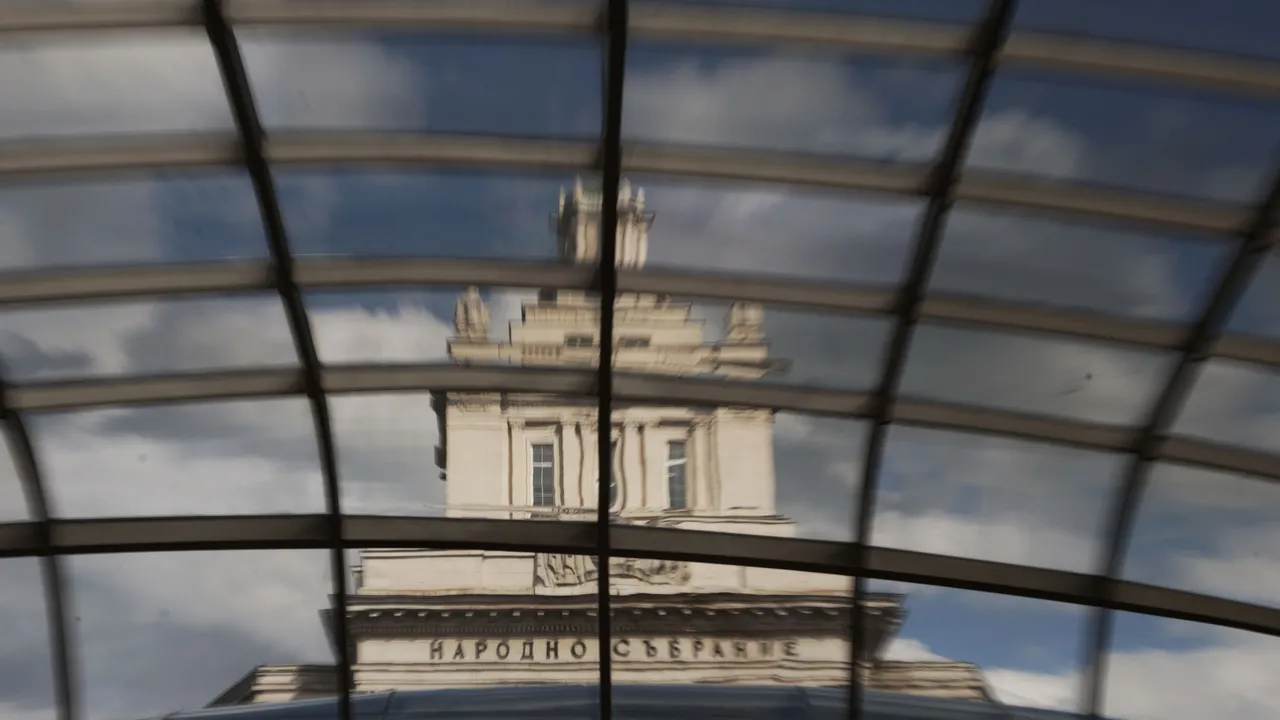 След началото на есента: МС отпусна 2 млн. лева за ремонт на Тревненската школа