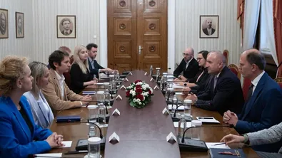 Радев поиска осветляване на собствеността на медиите