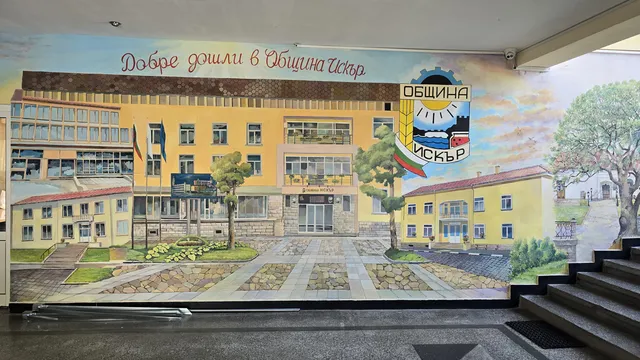 След скандалния клип с насилие между ученички:  Кметът на „Искър“ настоява за безкомпромисни мерки