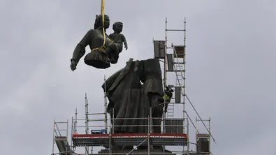 Липсват елементи от демонтирания Паметник на Съветската армия