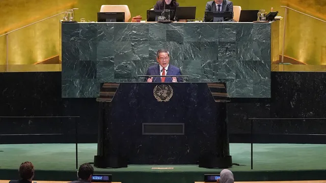 Китай разкритикува митата и направи заявка за икономически растеж