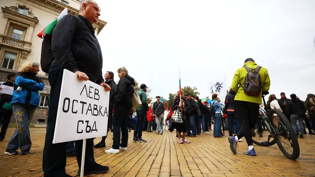 „Възраждане“ отново на протест за запазване на българския лев и оставка на правителството
