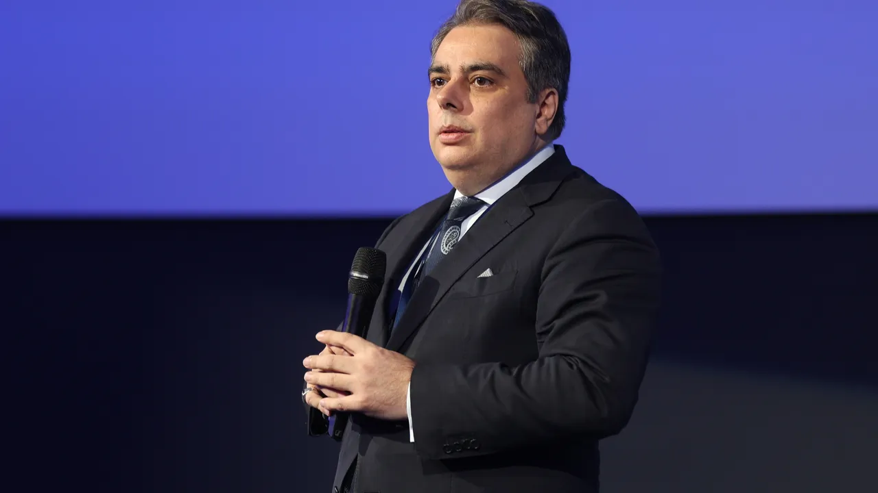 „Продължаваме промяната“ избра Асен Василев за председател