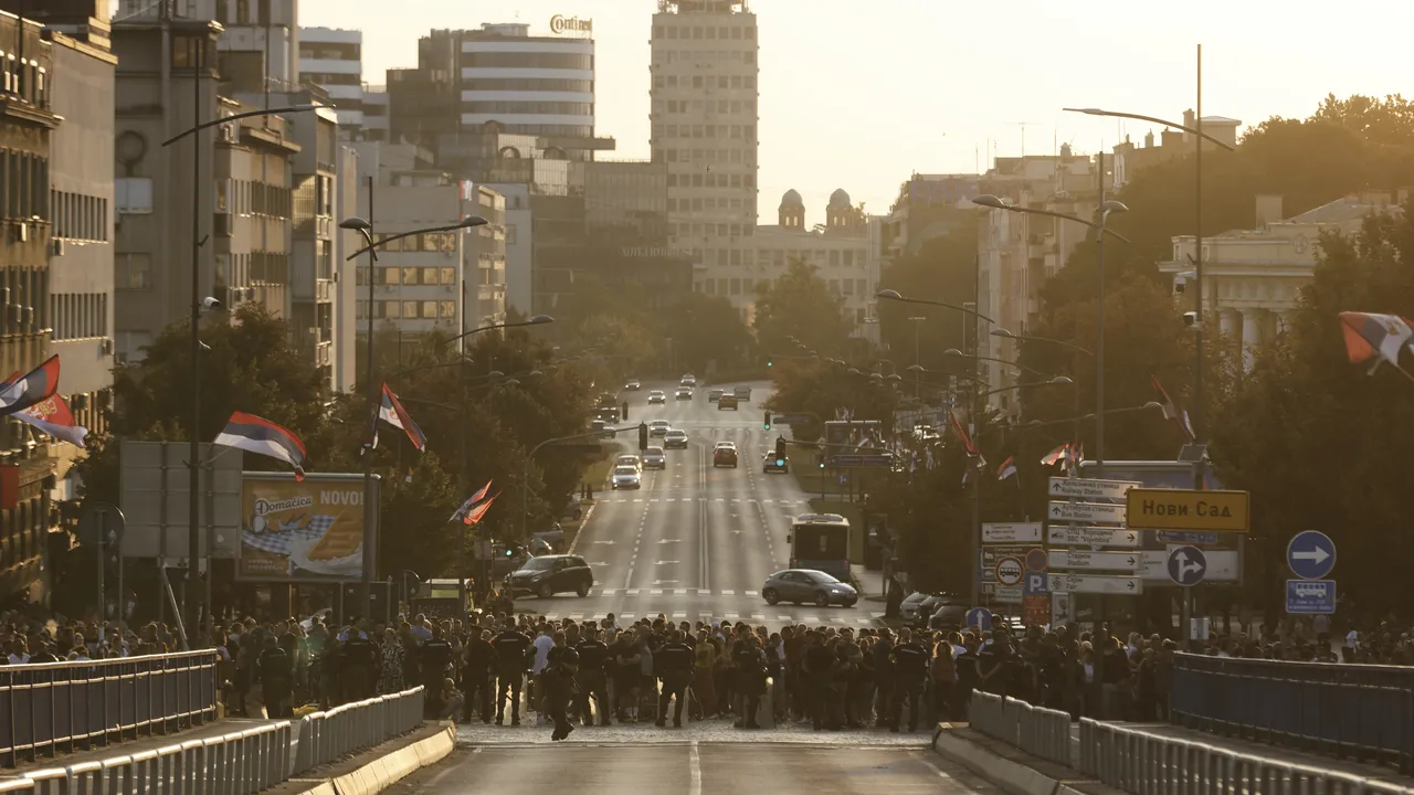 Проправителствени митинги се състояха на 167 места в Сърбия