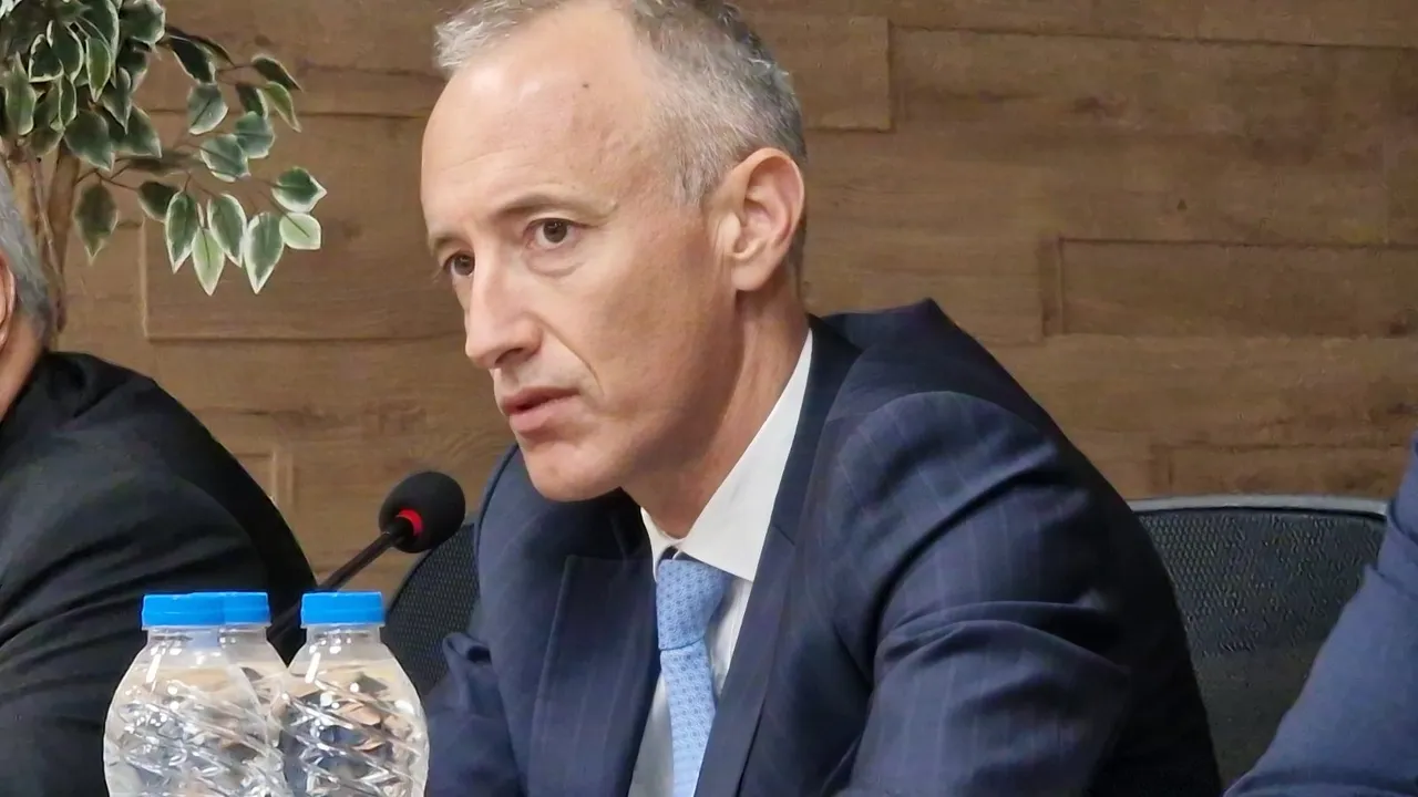 Красимир Вълчев: Трябва да засилим възпитанието в учебните програми