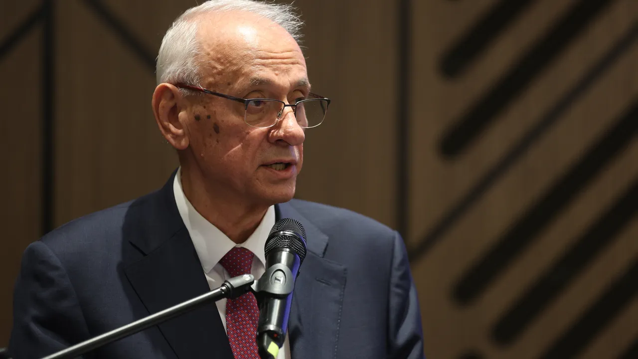Министър Кирилов: Уважението към лекаря е уважение към живота