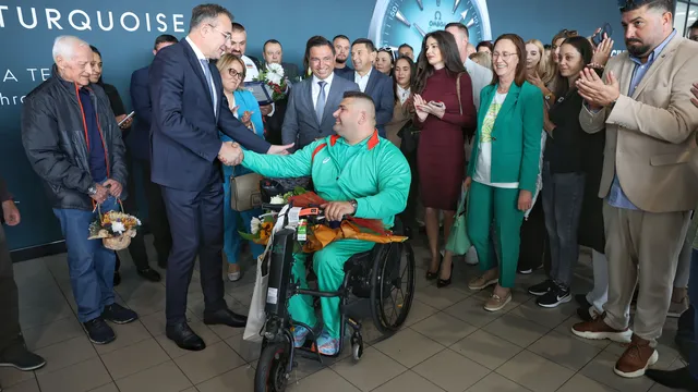 Министър Гуцанов посрещна шампиона Ружди Ружди: „Когато човек има дух и сила, може да пребори всичко“