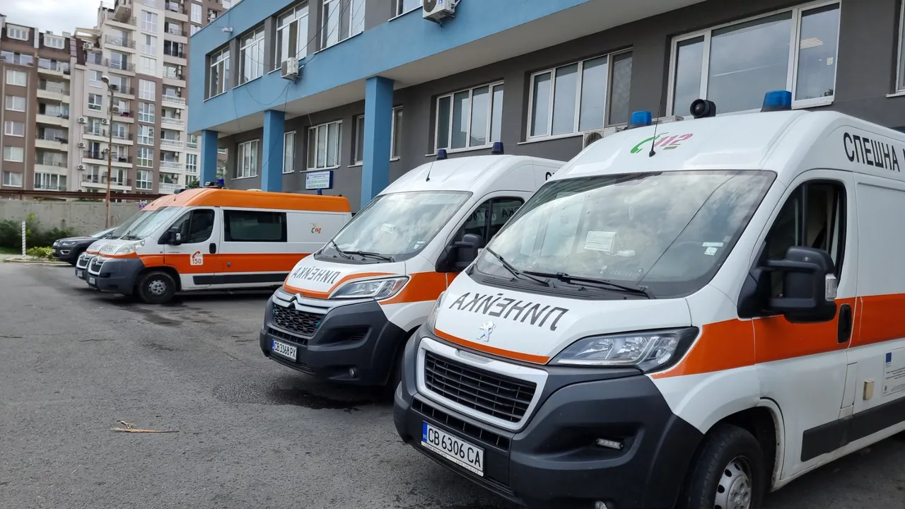 Агресия срещу екип на Спешна помощ в Перник: Пациент удари шофьор на линейка