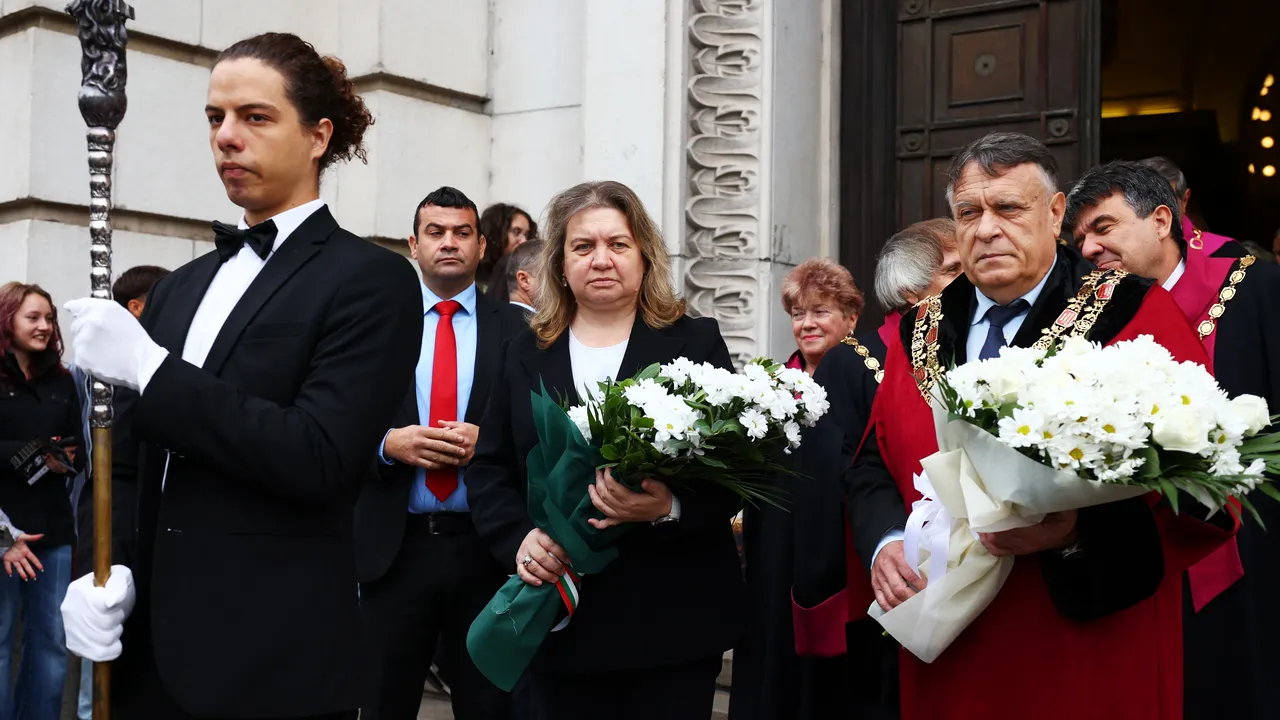 Киселова като преподавател: Да сме достойни за заветите на Евлоги и Христо Георгиеви