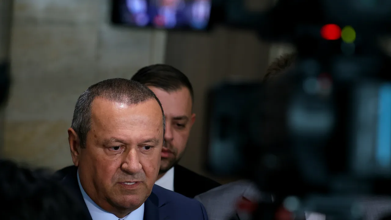 Хасан Адемов за Бюджет 2026: Данните са тревожни