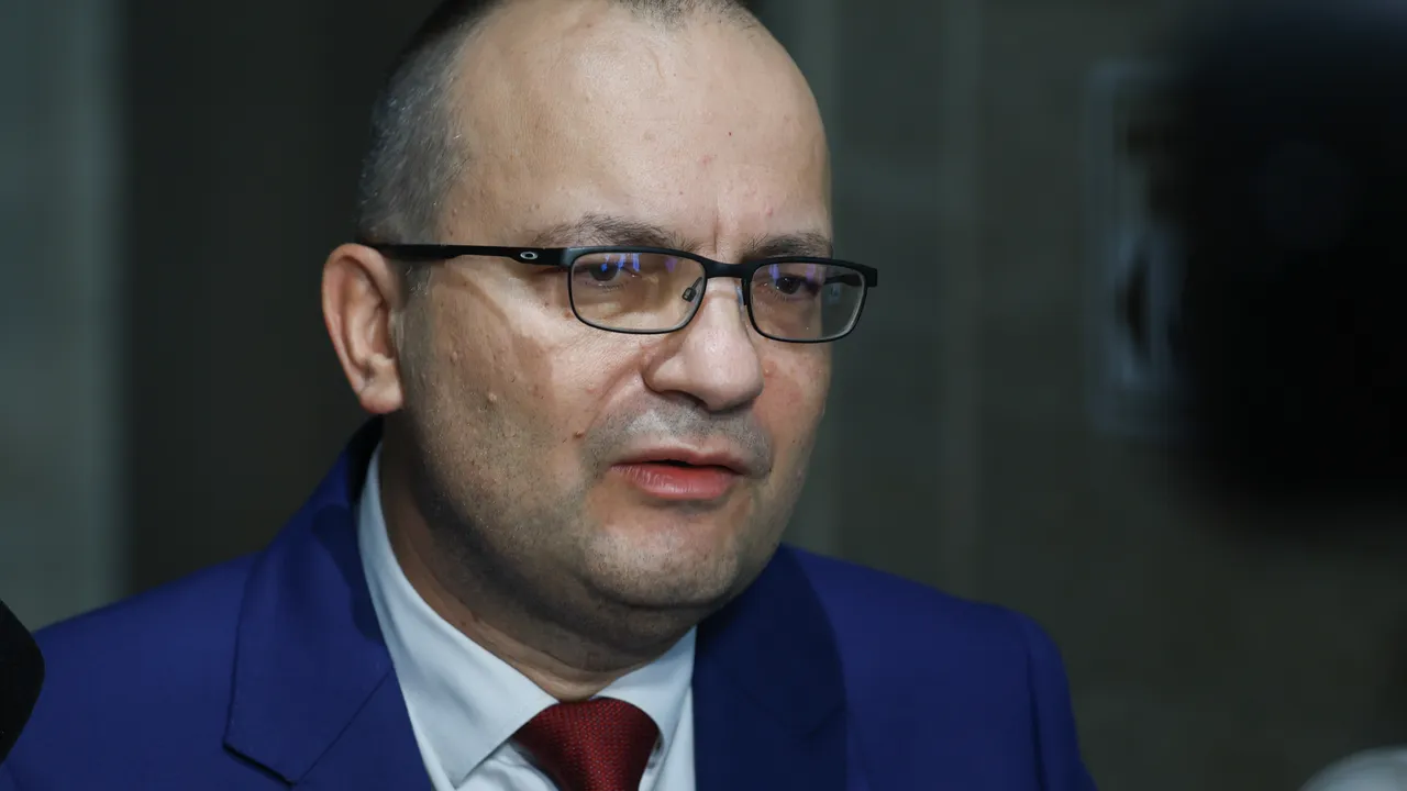 Мартин Димитров: Правителството прави огромни разходи