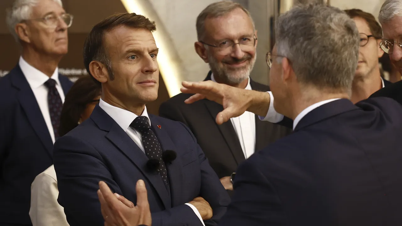 Макрон: Руската тайна армия е съставена от дигитални ботове